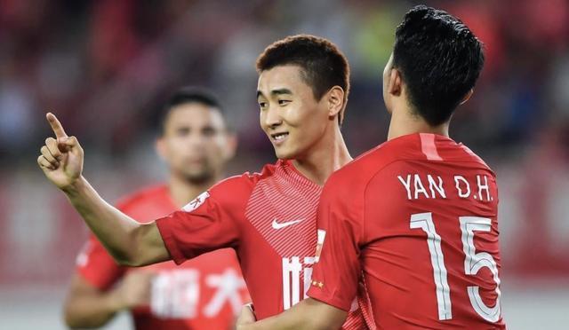 利记平台-恒大客场逆转击败对手,领跑积分榜